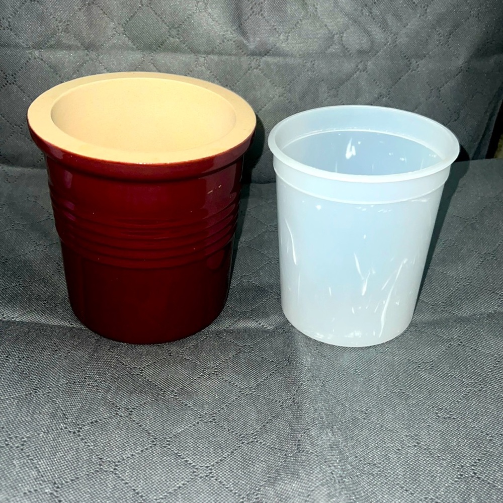 The pampered Chef utensil holder